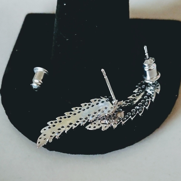 Fashion feather stud earrings - Picture 6 of 8